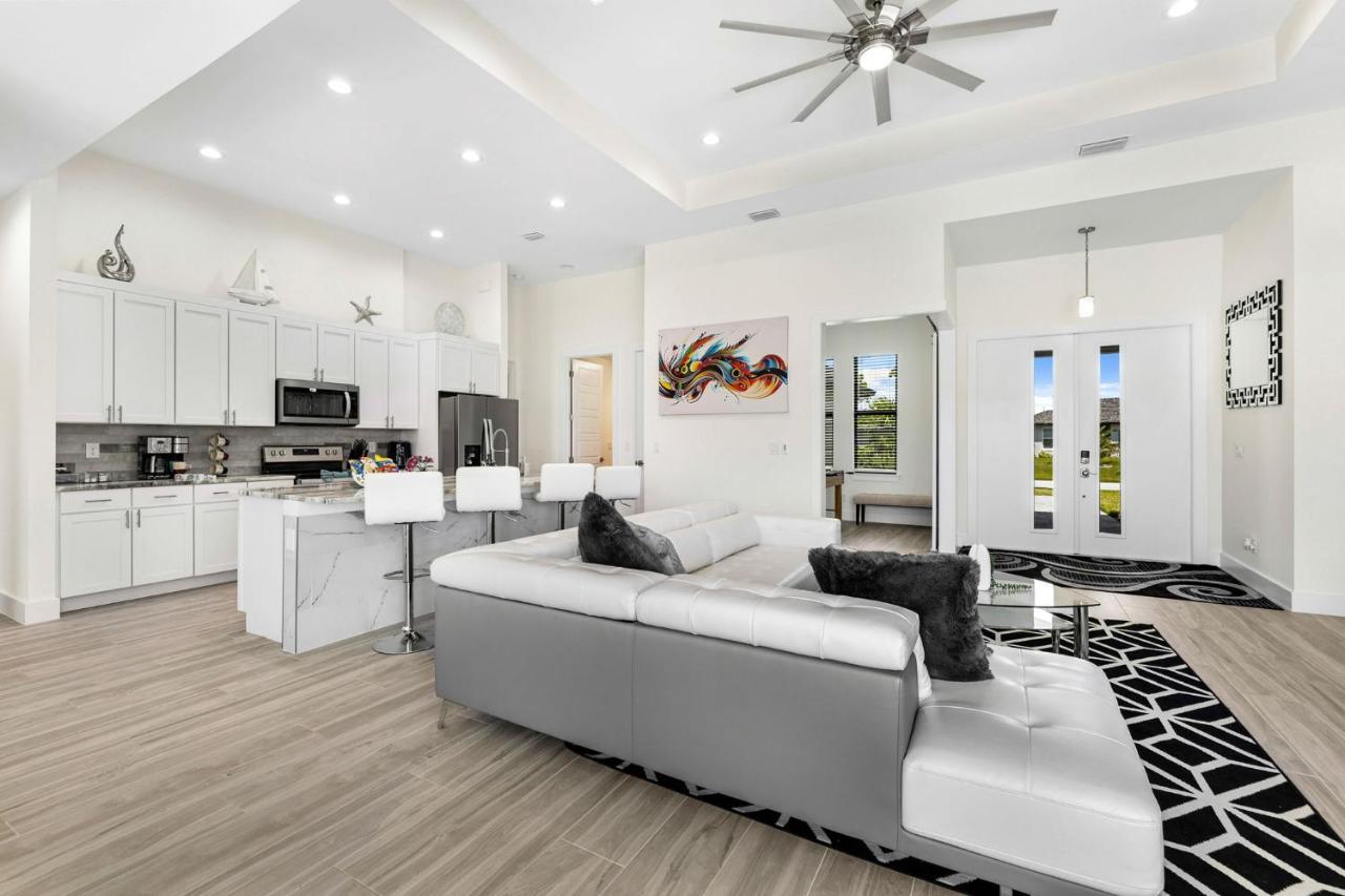 Perfect Oasis Retreat ! 2023 Luxury Built Home, Heated Pool And Games Cape Coral Luaran gambar